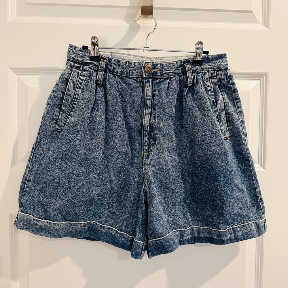 Vintage Cherokee Relaxed Fit Denim Shorts in Medium Blue